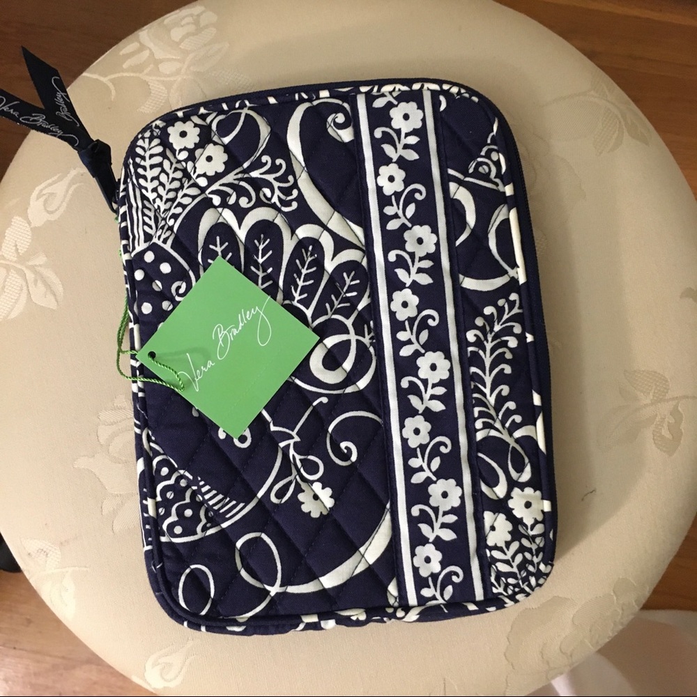 Vera Bradley E-Reader Sleeve, “Twirly Birds Navy” design. NWT…Great Gift!
